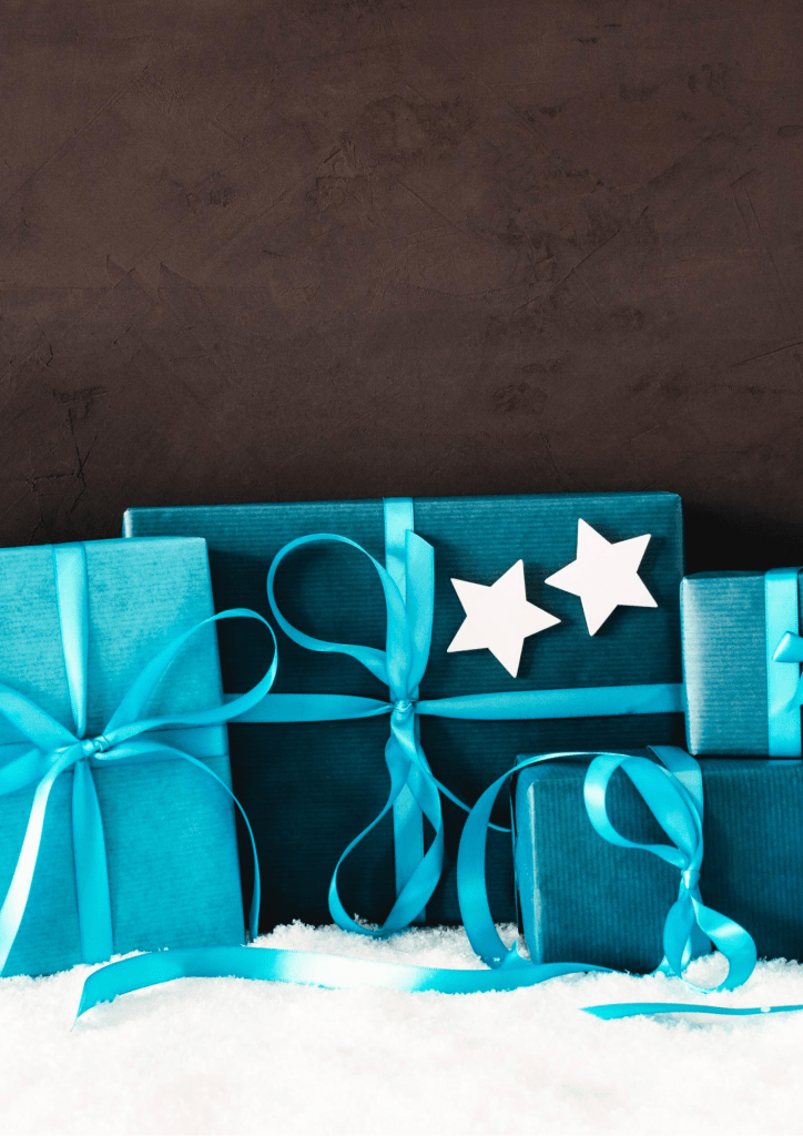 Zapakowane niebieskie prezenty