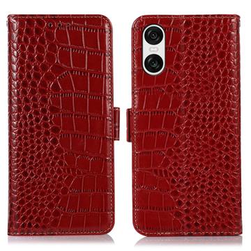 Sony Xperia 10 VI Skórzane Etui z Portfelem Crocodile z RFID - Czerwień