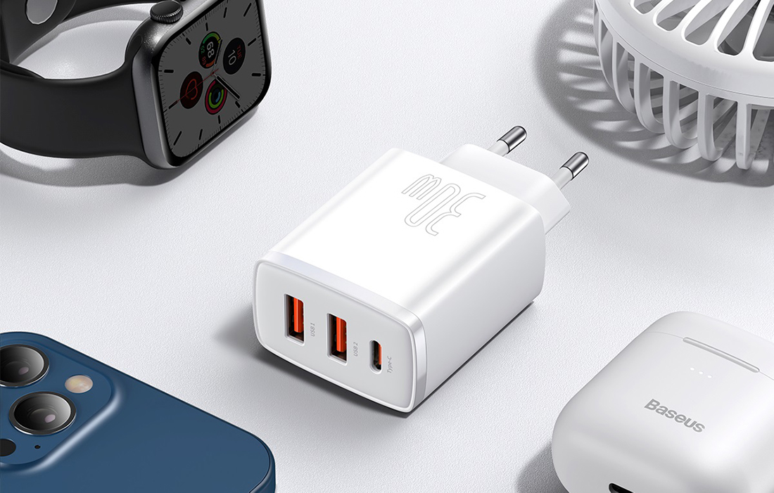 Baseus Compact Quick Charger 30W - USB-C PD, 2xUSB - biały