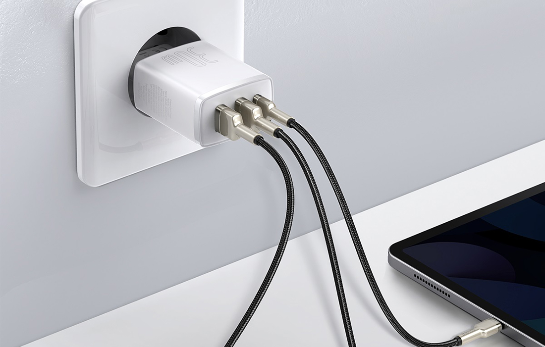 Baseus Compact Quick Charger 30W - USB-C PD, 2xUSB - biały